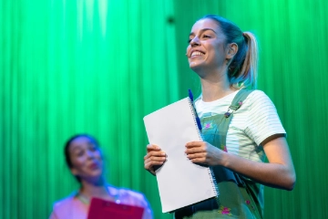 Nerea Rodr&iacute;guez como Nura en  El Hilo Invisible El Musical .