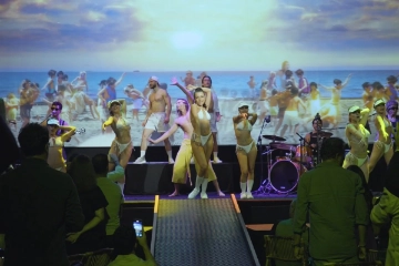 Elenco y cuerpo de baile de  Ibiza Paradise .