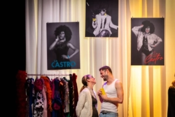 Eva Rodr&iacute;guez como Marta y Fran Del Pino como Ram&oacute;n en  Los Tacones de Pap&aacute; .