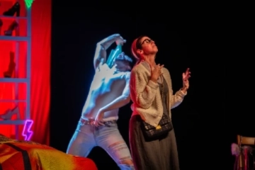 Eva Rodr&iacute;guez como Marta y Fran Del Pino como Ram&oacute;n en  Los Tacones de Pap&aacute; .