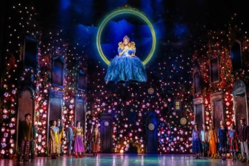 Escena de Glinda en Wicked, el musical, en Madrid.
