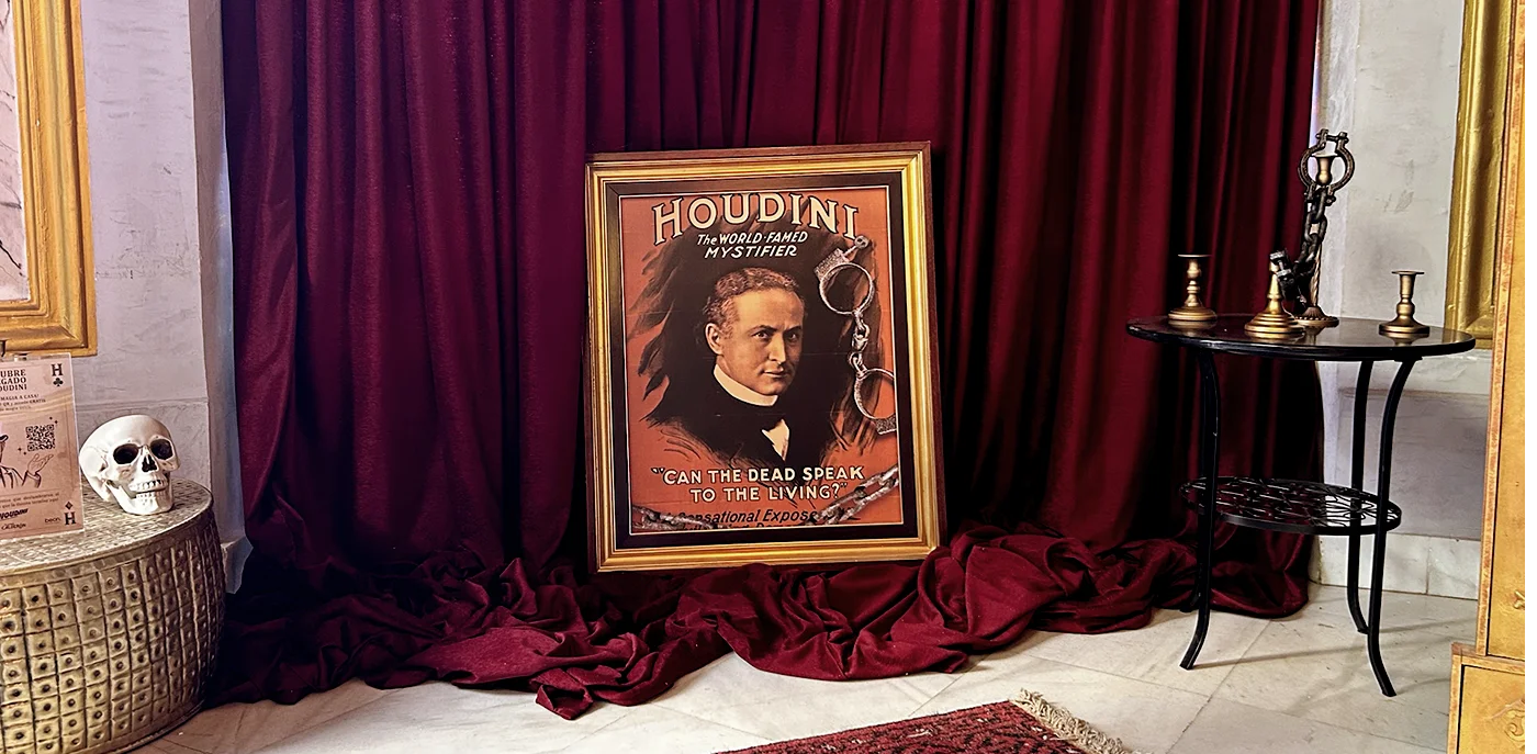 Recibidor del Teatro Calderón donde inicia el recorrido del pre-show